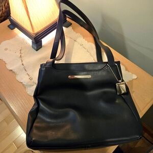 Black Nine West Purse, NWOT, Short Straps